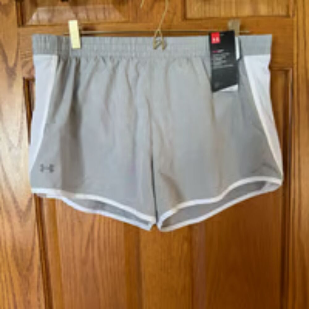 Under Armour shorts gray large